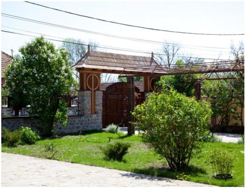 Pensiunea Pentru Tine Prietene Arcani Luaran gambar